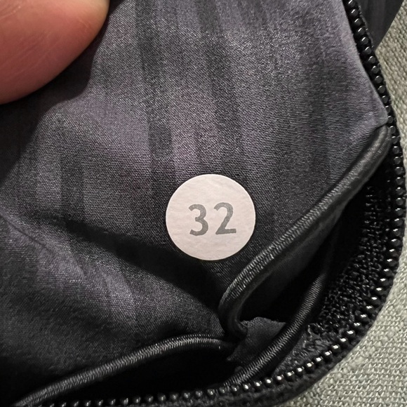 Lululemon Men's Swim Trunk Board Athletic Shorts Inseam 7.5” - Picture 12 of 12